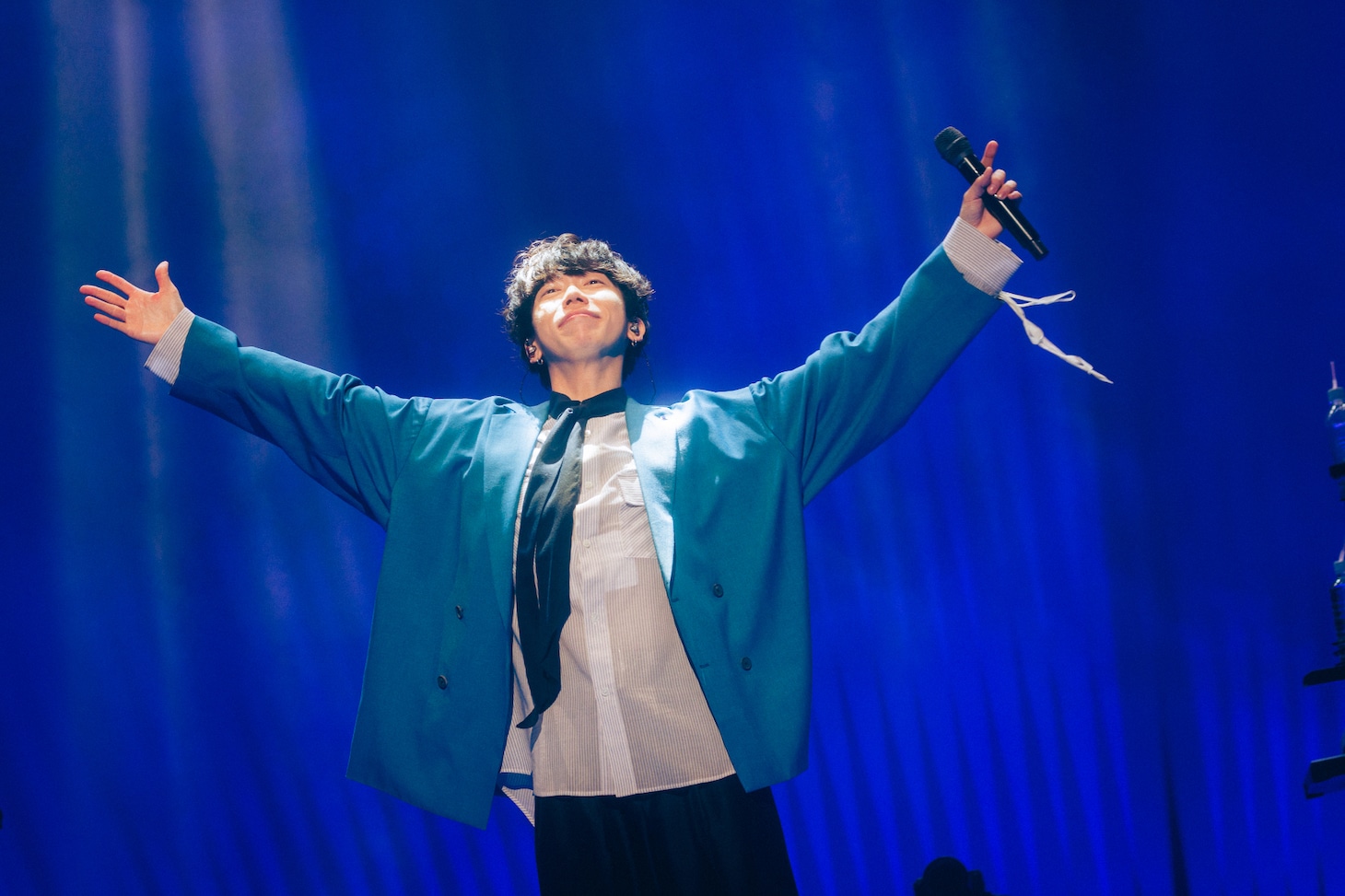 片岡健太（Vo, G）（写真提供：東宝）