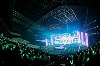 「≠ME 7周年コンサート『≠ME 7th ANNIVERSARY PREMIUM CONCERT』」の様子。©YOANI