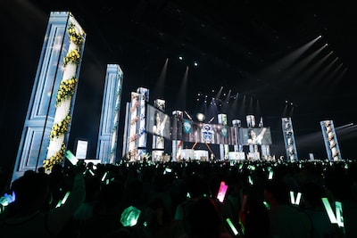 「≠ME 7周年コンサート『≠ME 7th ANNIVERSARY PREMIUM CONCERT』」の様子。©YOANI