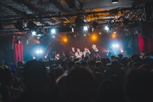 RAYによるライブの様子。（撮影：ヤギタツノリ）