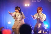 左から塩崎なづな、花咲みゆ。（Photo by Jumpei Yamada［Bright Idea］）