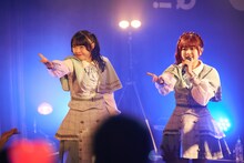 左から塩崎なづな、花咲みゆ。（Photo by Jumpei Yamada［Bright Idea］）