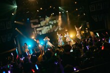 「こみっきゅおん！ONE MAN LIVE『青春吐息』」の様子。（Photo by Jumpei Yamada［Bright Idea］）