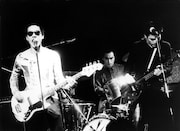 FRICTION初期7inchアナログ2作品を完全復刻、過去CDの追加生産も決定