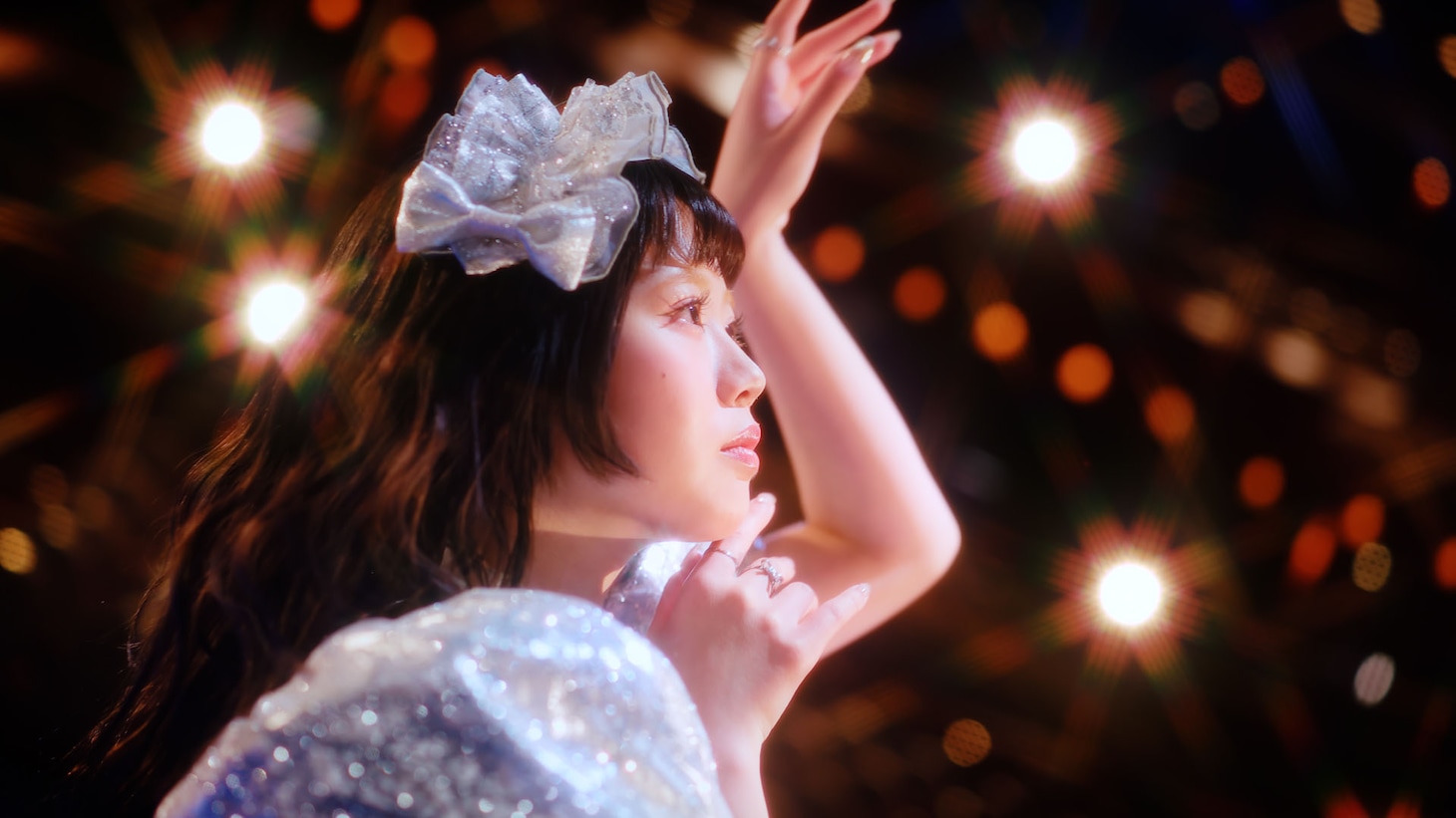 フィロソフィーのダンス「ダンス・フォー・フィロソフィー」MVより。