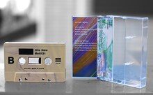 miu mau「Motif 21」カセットテープのパッケージ。