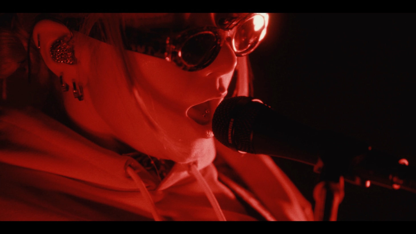 OddRe:「東京ゴッドストリートボーイズ」ライブ映像より。