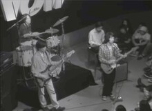 サニーデイ・サービス「青春狂走曲」ミュージックビデオのサムネイル。