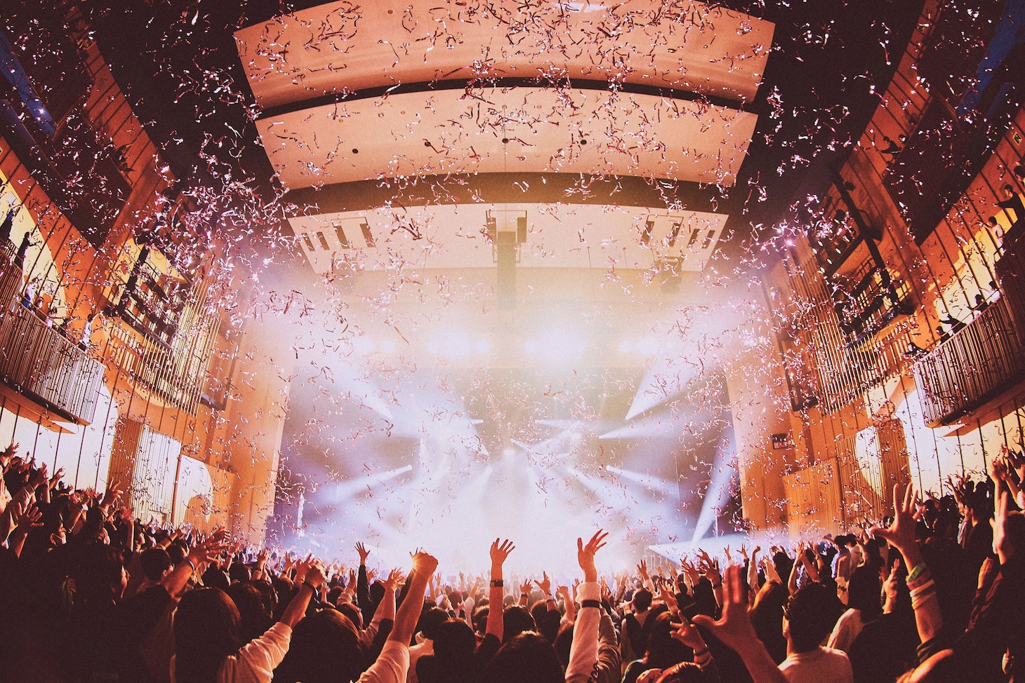 ヒトリエ「HITORI-ESCAPE IN THE CUBE」の様子。