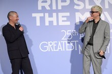 ILMARI（右）のことが小栗旬に見えてきたと語るSU（左）。