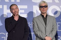 中井亜美選手の“あざとポーズ”をするSU、ILMARI。