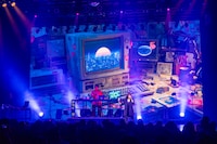 Night Tempo×夜々コラボステージの様子。