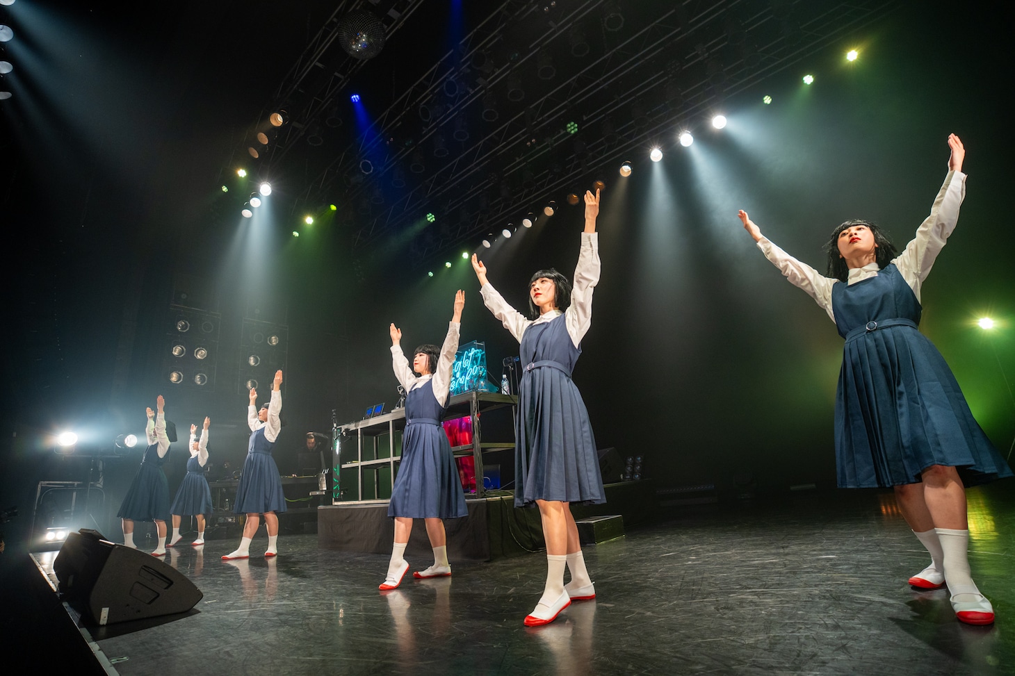 Night Tempo×アバンギャルディ コラボステージの様子。