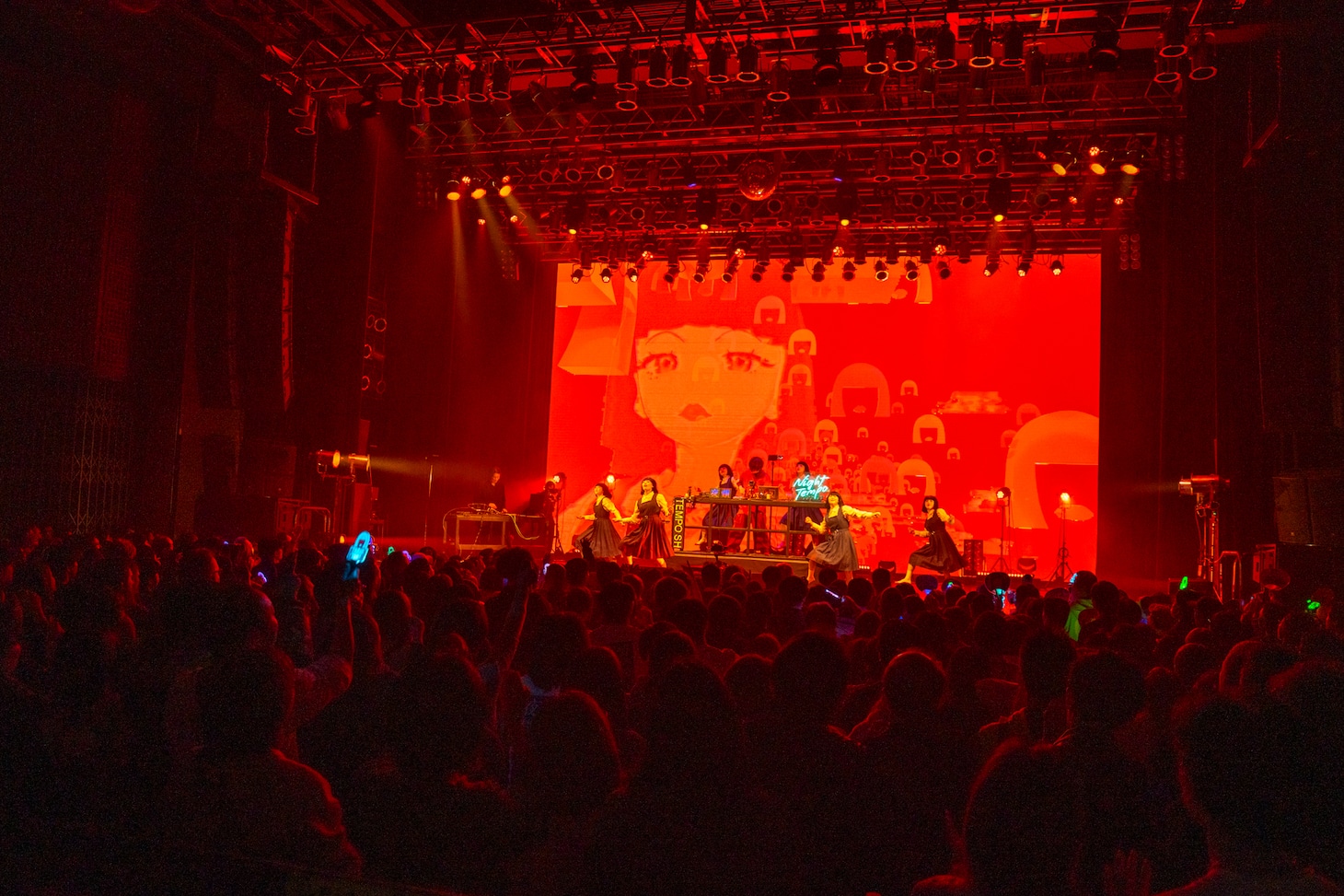 Night Tempo×アバンギャルディ コラボステージの様子。