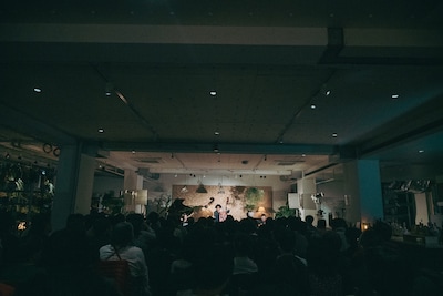 「小西康陽 with『失恋と得恋』ストリング・バンド、アンコール公演」の様子。