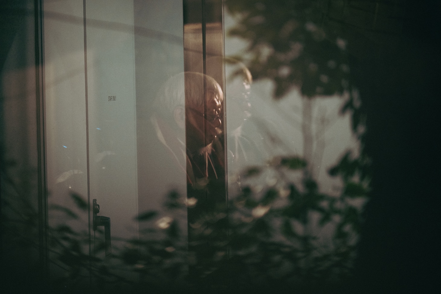 「小西康陽 with『失恋と得恋』ストリング・バンド、アンコール公演」の様子。