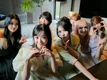 ME:Iが出演するNTTドコモの新テレビCM「今しかないこの瞬間を、Galaxyと。」撮影時のオフショット。