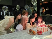 ME:Iが出演するNTTドコモの新テレビCM「今しかないこの瞬間を、Galaxyと。」撮影時のオフショット。