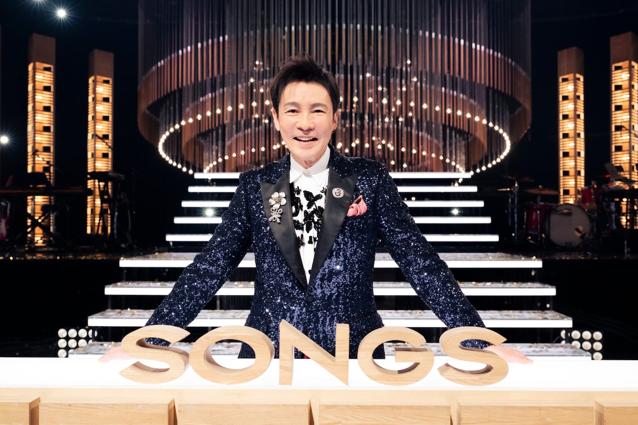 「SONGS 郷ひろみ ～70歳の決意 紅白舞台裏SP～」に出演する、郷ひろみ。©︎NHK