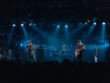 LOSTAGEのライブの様子。（Photo by Odagiri Raku［V'z Twinkle］）