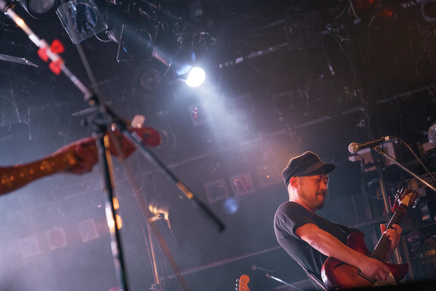 五味拓人（G, Cho / LOSTAGE）