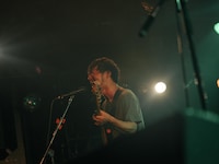 五味岳久（B, Vo / LOSTAGE）