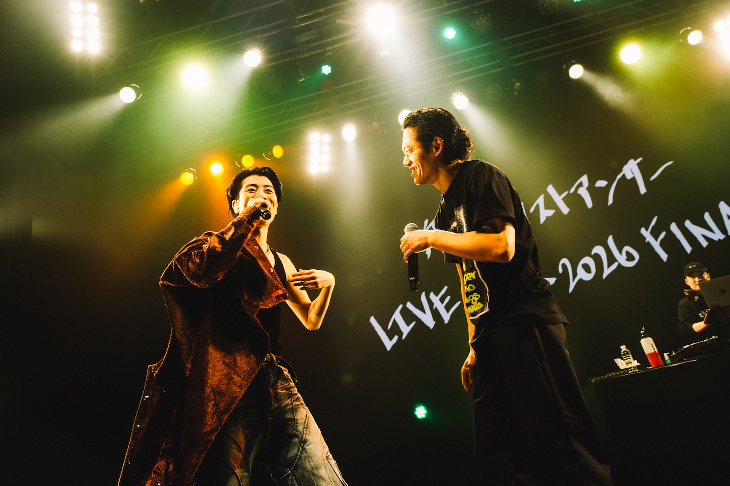 左からSKRYU、般若。（Photo by cherry chill will.）