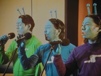 サニーデイ・サービス「麻婆思考」ミュージックビデオより。