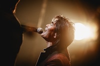 根本要（スターダスト☆レビュー）（撮影：杉山アキノブ）