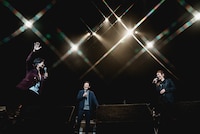 左から根本要（スターダスト☆レビュー）、馬場俊英、杉山清貴。（撮影：杉山アキノブ）