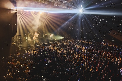 羊文学「SPRING TOUR 2026」神奈川公演の様子。（撮影：加賀翔）