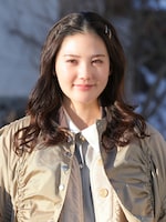 「旅と僕と猫」に出演する北香那。©テレビ東京