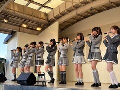 RE-GE、メジャーデビューに向けたフリーライブツアー開幕！TEAM SHACHI楽曲のカバーも披露