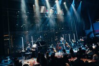 「⽯崎ひゅーい 2026『キミがいるLIVE』-Piano Quintet-」より。