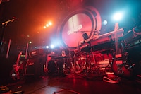 「seiza 1st ONE MAN LIVE -Opportunity-」のステージ。（撮影：ヤオタケシ）