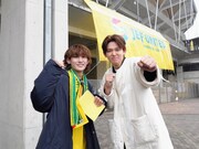 左から大内リオン（AmBitious）、小瀧望（WEST.）。©テレビせとうち