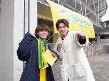 左から大内リオン（AmBitious）、小瀧望（WEST.）。©テレビせとうち