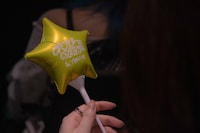 来場者に配られた星。（撮影：廣田達也）