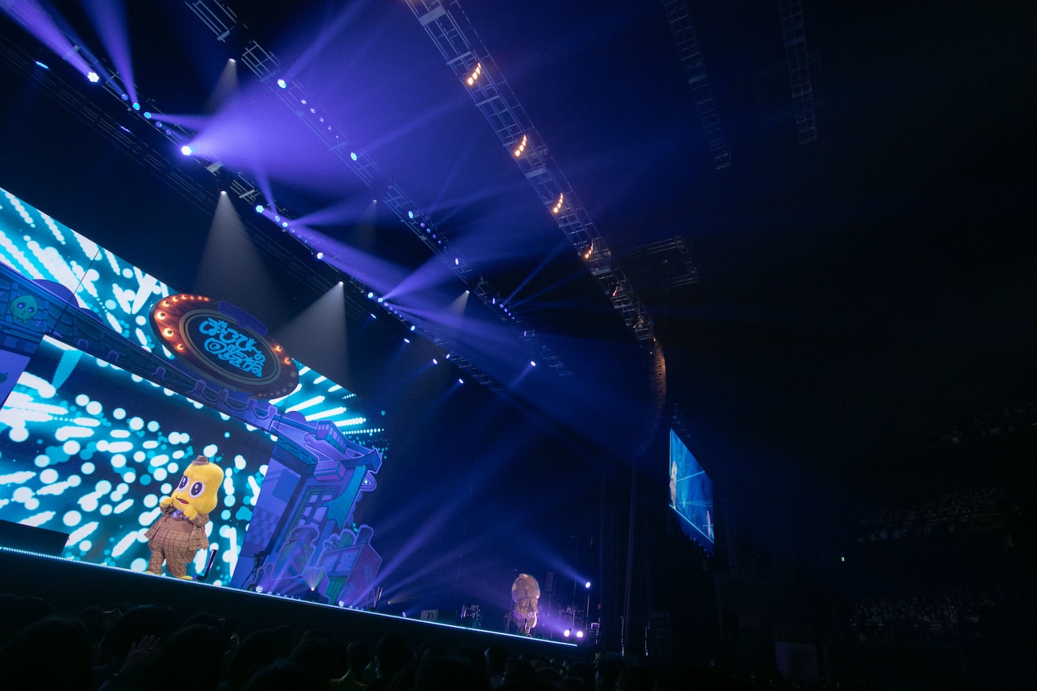 ぽんぽこ＆ピーナッツくん「ぽこぴーの回覧板 in TOKYO」の様子。（撮影：廣田達也）