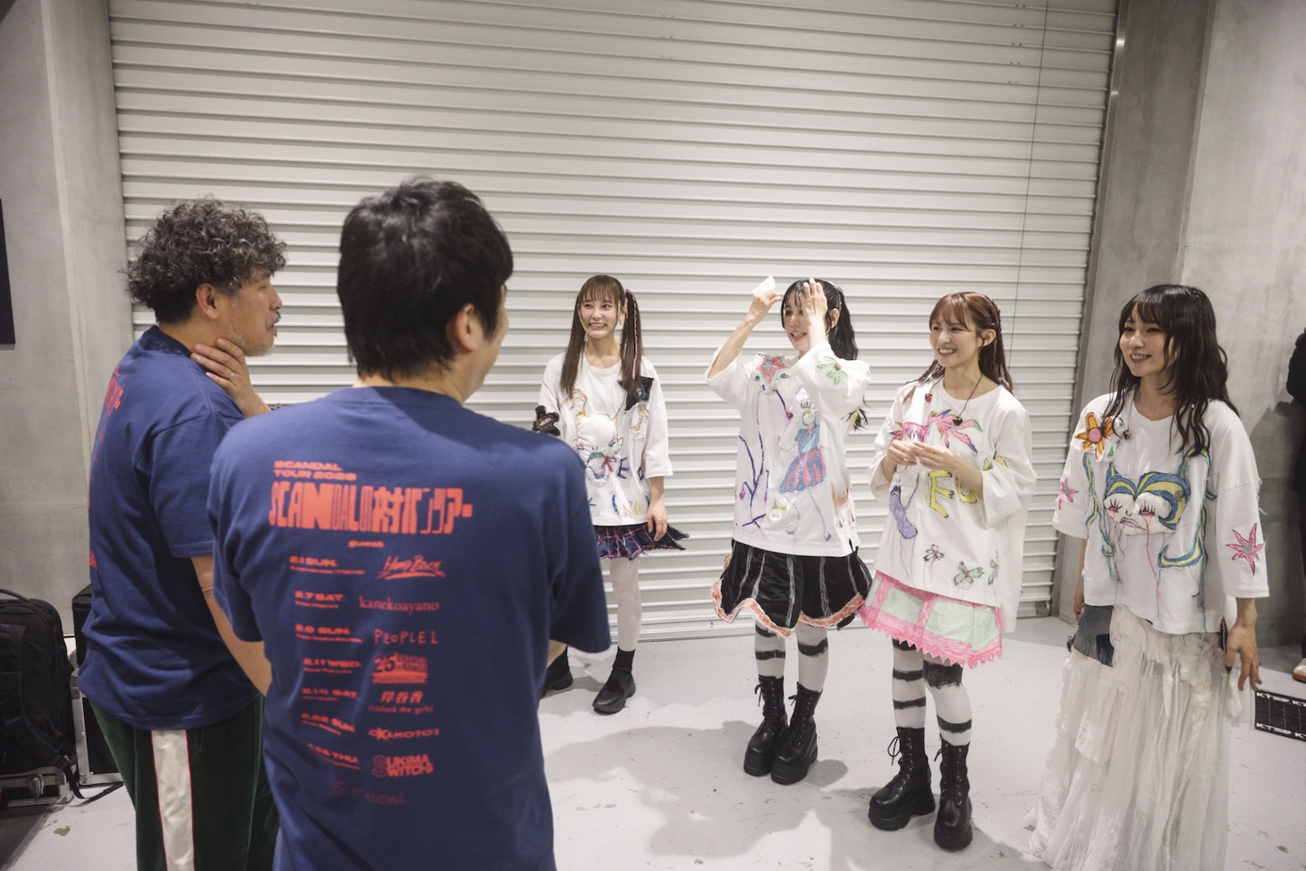 「SCANDAL TOUR 2026 “SCANDALの対バンツアー”」ファイナル公演のバックヤードの様子。（Photo by Takeshi Yao）