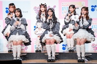 ＝LOVE。上段左から、大場花菜、音嶋莉沙、山本杏奈、下段左から、佐々木舞香、野口衣織、髙松瞳。