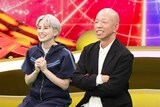 ホラン千秋と⼩峠英⼆（バイきんぐ）。©テレビ東京