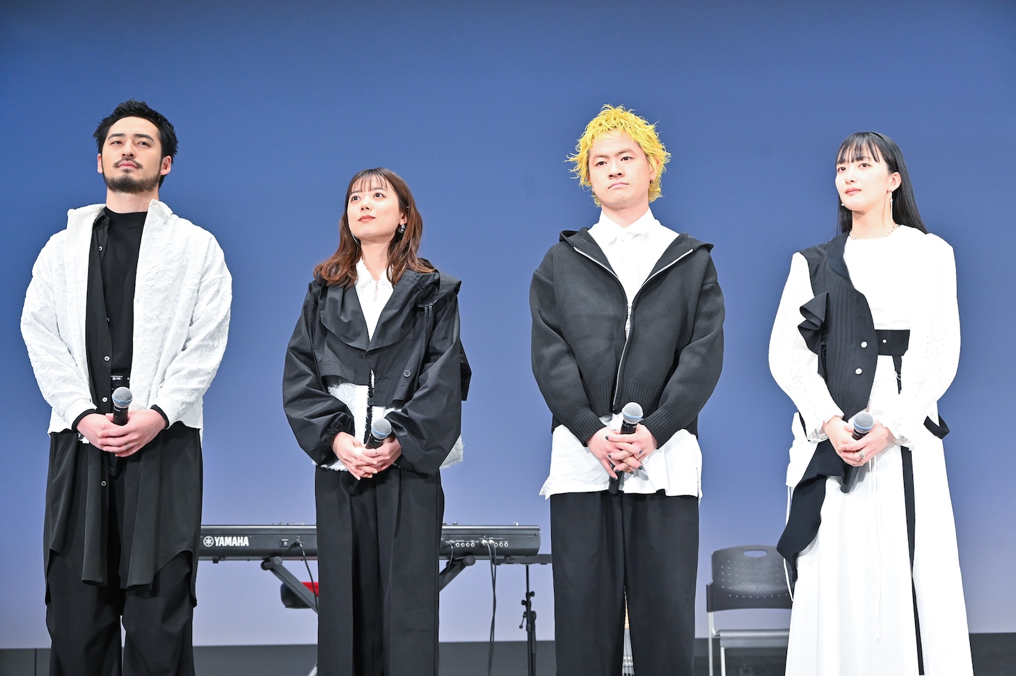 日本女子体育大学の学生200人の前にサプライズ登場した緑黄色社会。