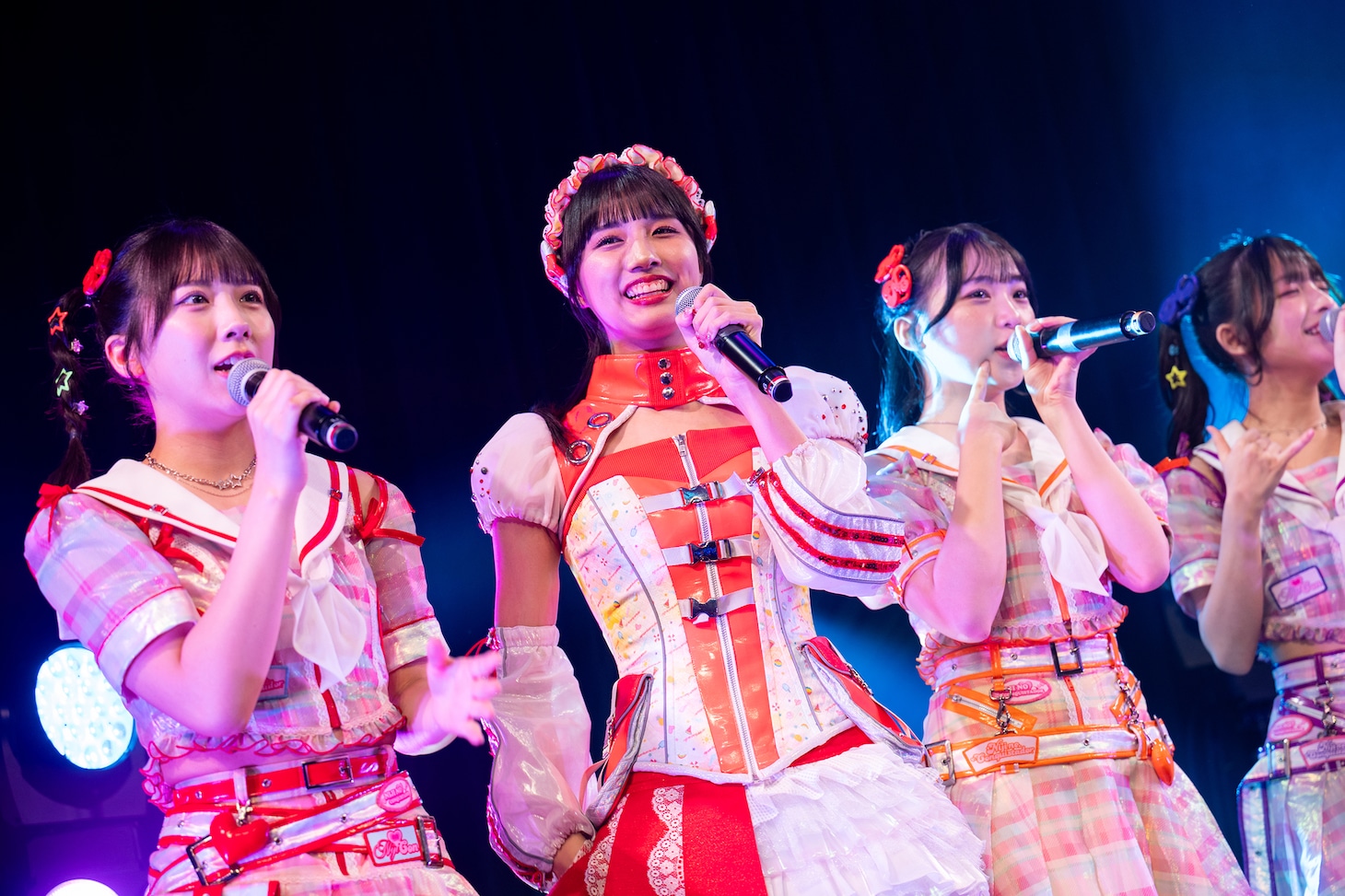 「虹コン大集合！～ステージが足りません！～」の様子。