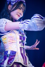 鶴見萌（B≡FULLEST）