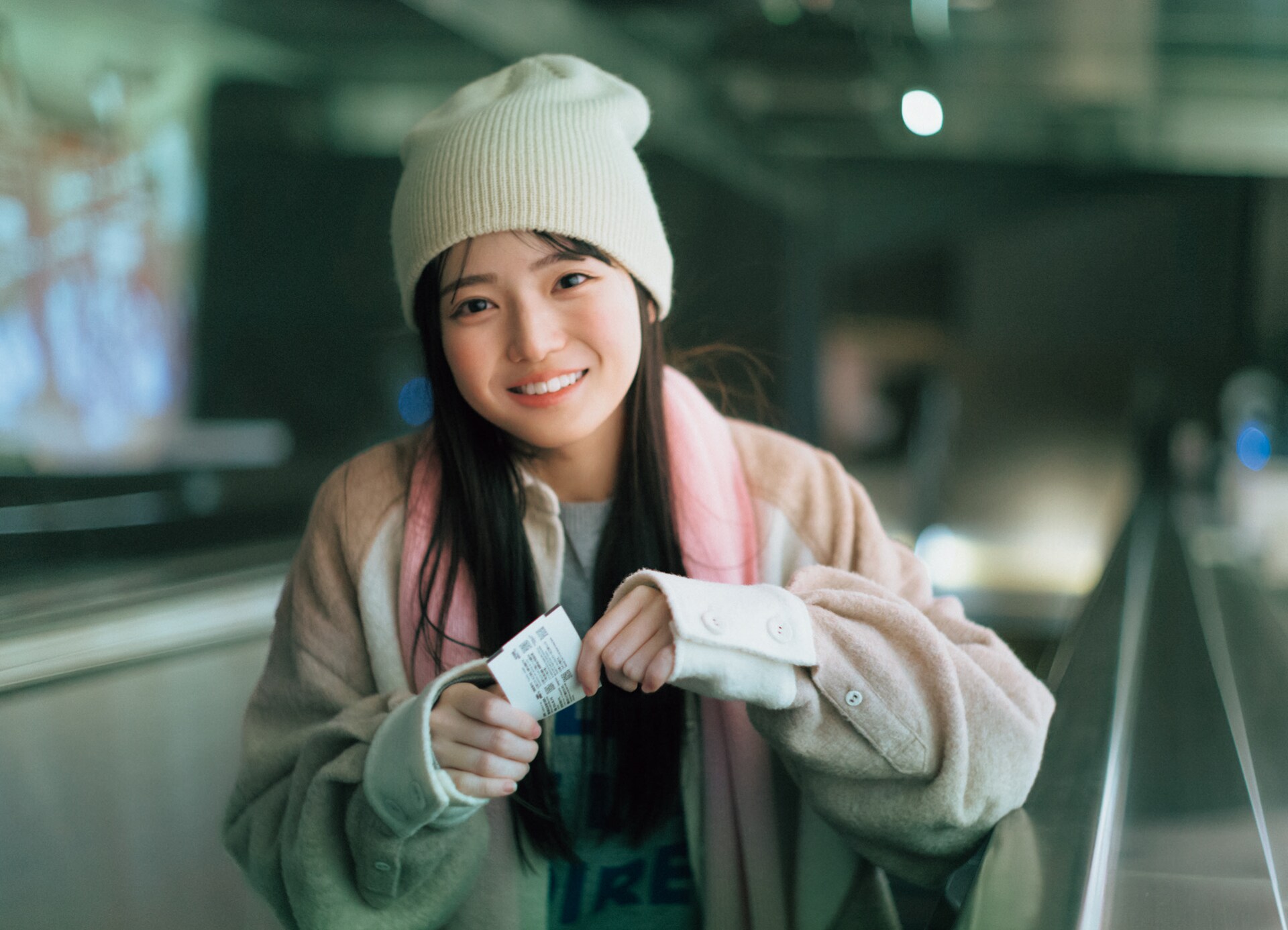 乃木坂46瀬戸口心月、本日発売「週刊少年マガジン」ですまし顔 - 音楽
