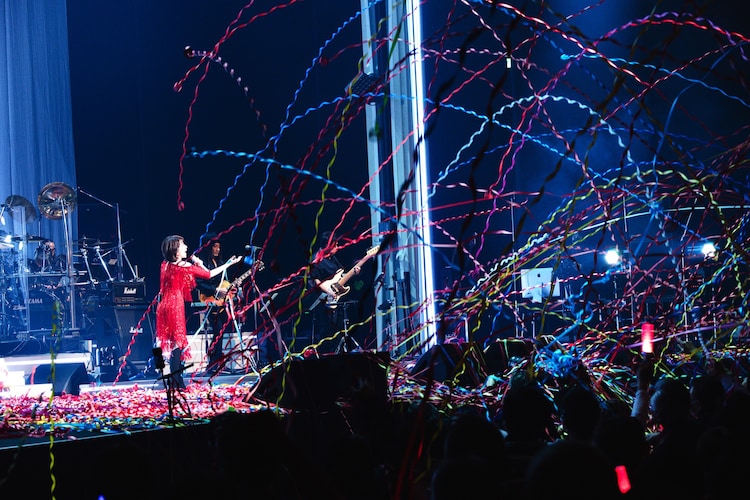 伊藤蘭ホールツアーに娘・趣里がゲスト出演、東京公演は紙テープ応援OK