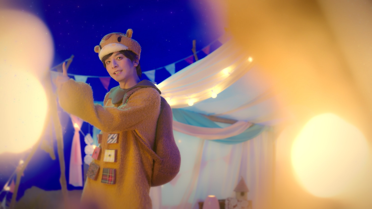 「ラクダ・カタブラ」ミュージックビデオのワンシーン。（写真提供：NHK）