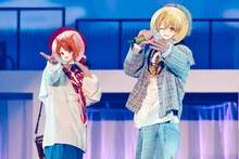 左から莉犬、るぅと。