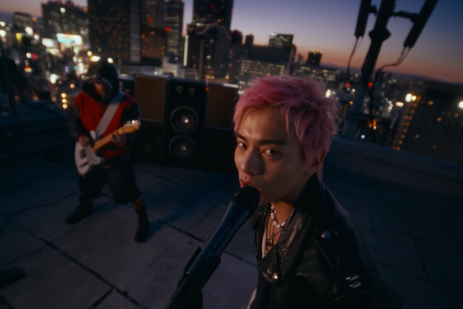 SATOH、本日配信EPより疾走感とエネルギーあふれる「Paradox」MV公開